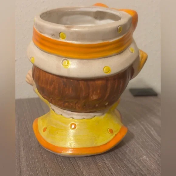 Vintage 1970s Yellow Dress Girl Ceramic Planter Pen Pencil Holder Trinket Box - Picture 4 of 7